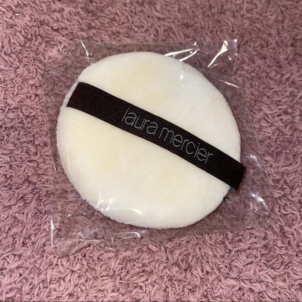 Laura Mercier Velour Puff